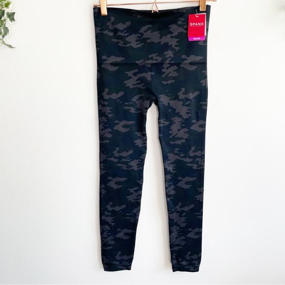SPANX Look at Me Now Leggings in Black Camo NWT XL - Picture 3 of 8